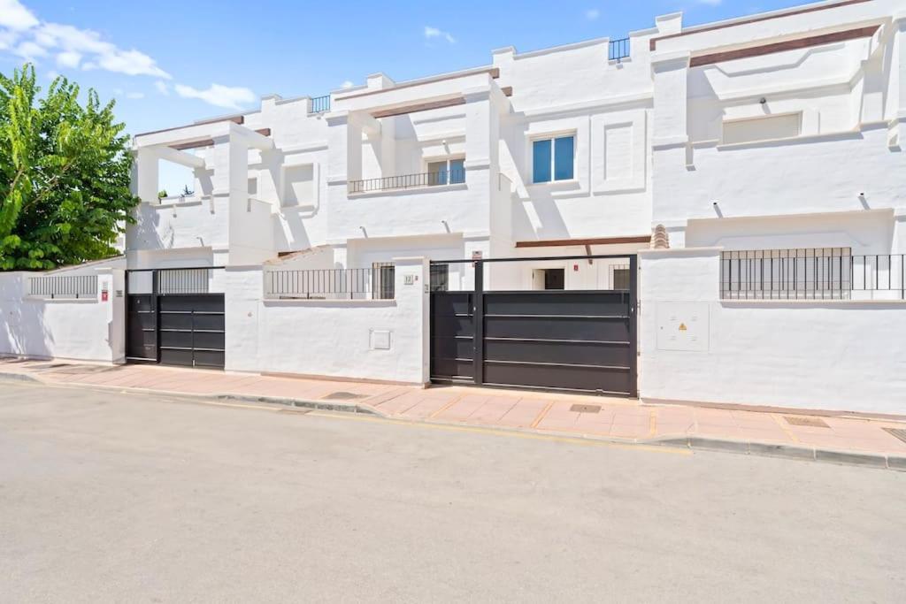Fantastic 3 Bedroom Townhouse Naranjos Rdr424 Apartment Marbella