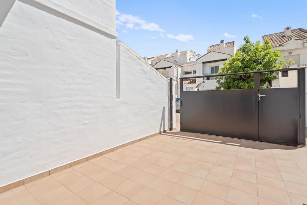 Apartment Fantastic 3 Bedroom Townhouse Naranjos Rdr424 Marbella